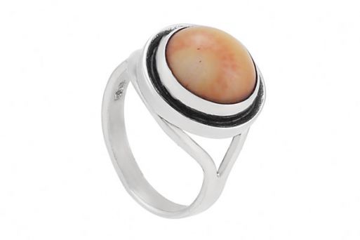 Серебряное кольцо с кораллом 10994 купить в магазине Самоцветы мира