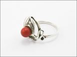 Кольцо из серебра с кораллом красным шар 7 мм 12874