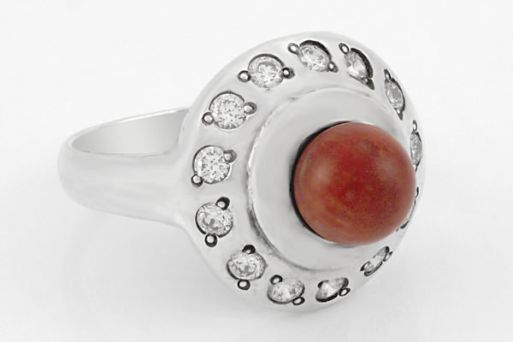 Серебряное кольцо с кораллом и фианитами 12950 купить в магазине Самоцветы мира