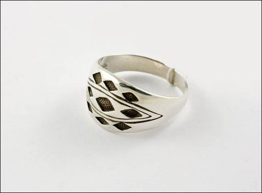 Серебряное кольцо 12961 купить в магазине Самоцветы мира