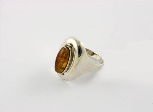 Кольцо из мельхиора с янтарём 13823 купить в магазине Самоцветы мира