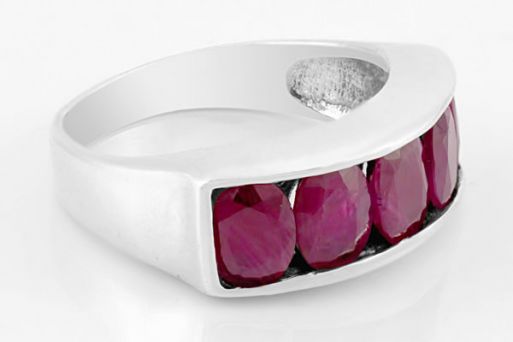 Серебряное кольцо с рубином 14021 купить в магазине Самоцветы мира