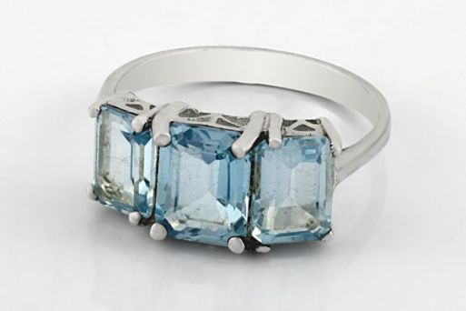 Серебряное кольцо с топазом 14063 купить в магазине Самоцветы мира