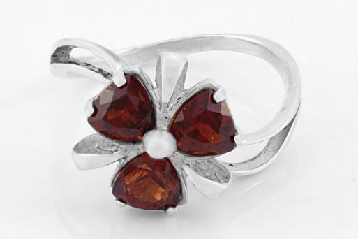 Серебряное кольцо с гранатом 14736 купить в магазине Самоцветы мира
