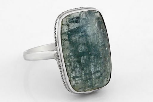 Серебряное кольцо с апатитом 15475 купить в магазине Самоцветы мира