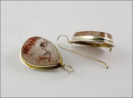 Серебряные серьги с солнечным камнем капля 16068 купить в магазине Самоцветы мира