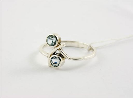 Серебряное кольцо с топазом 17148 купить в магазине Самоцветы мира