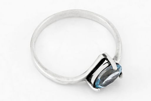 Серебряное кольцо с топазом 17152 купить в магазине Самоцветы мира