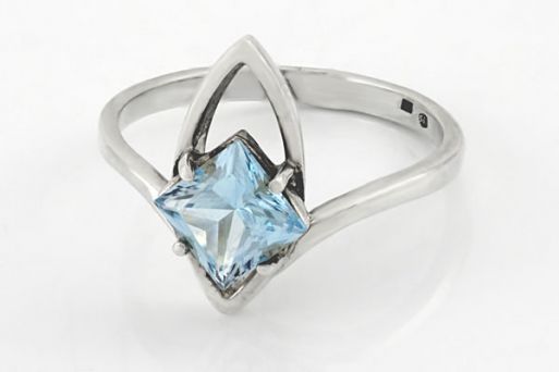 Серебряное кольцо с топазом 17155  купить в магазине Самоцветы мира
