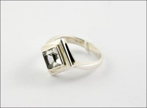 Серебряное кольцо с топазом 17179 купить в магазине Самоцветы мира