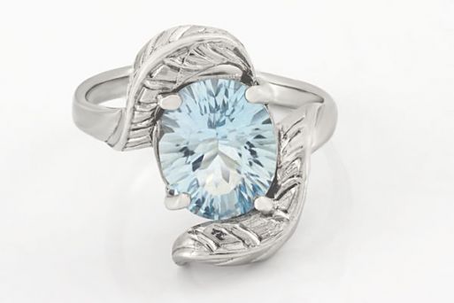 Серебряное кольцо с топазом 17335 купить в магазине Самоцветы мира