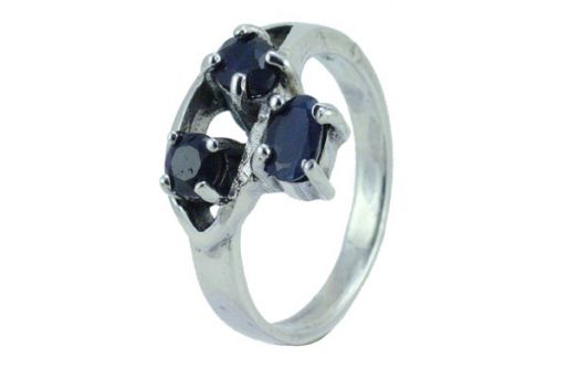Серебряное кольцо с сапфиром овалы 17439 купить в магазине Самоцветы мира