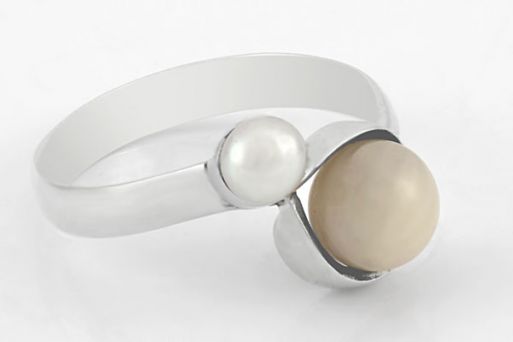 Серебряное кольцо с кораллом 17579 купить в магазине Самоцветы мира