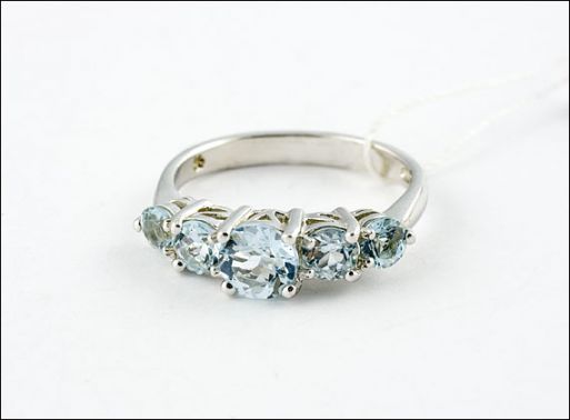 Серебряное кольцо с топазом 18341 купить в магазине Самоцветы мира