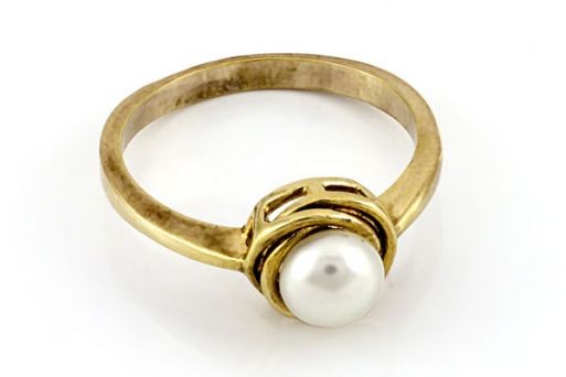 Позолоченное кольцо из сплава с жемчугом 18615 купить в магазине Самоцветы мира