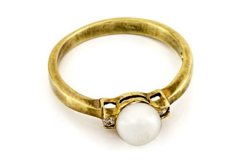 Позолоченное кольцо из сплава с жемчугом 18630 купить в магазине Самоцветы мира