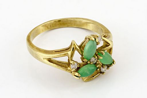 Позолоченное кольцо из сплава с хризопразом 18712 купить в магазине Самоцветы мира