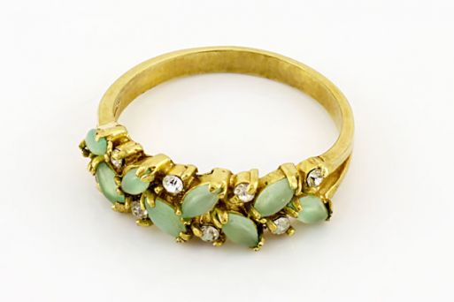 Позолоченное кольцо из сплава с хризопразом 18727 купить в магазине Самоцветы мира