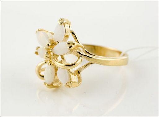 Позолоченное кольцо из мельхиора с опалом 18991 купить в магазине Самоцветы мира