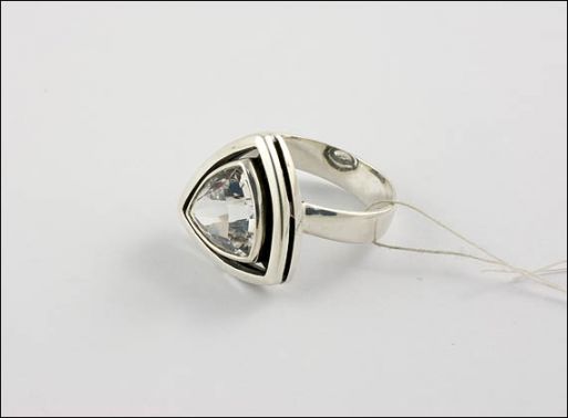 Серебряное кольцо с топазом 19320 купить в магазине Самоцветы мира