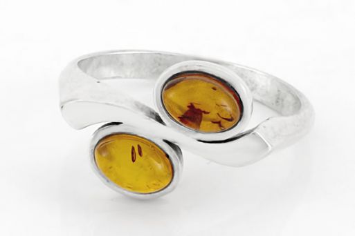 Мельхиоровое кольцо с янтарём 19394 купить в магазине Самоцветы мира