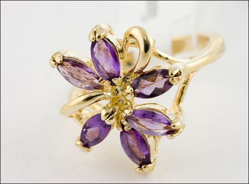 Позолоченное кольцо из мельхиора с аметистом 19955 купить в магазине Самоцветы мира