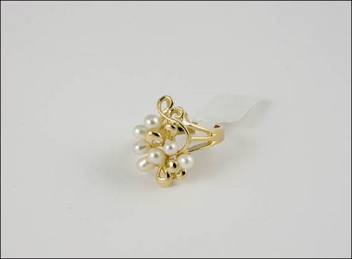 Позолоченное кольцо из мельхиора с жемчугом 20624 купить в магазине Самоцветы мира