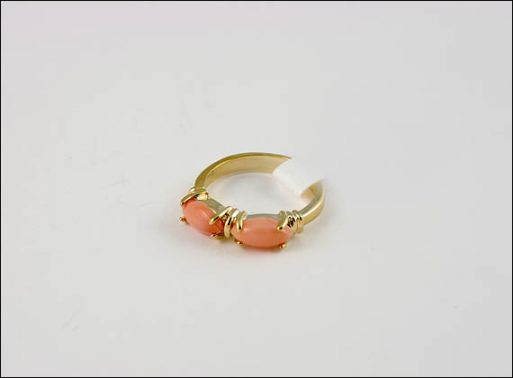 Позолоченное кольцо из мельхиора с кораллом 20720 купить в магазине Самоцветы мира