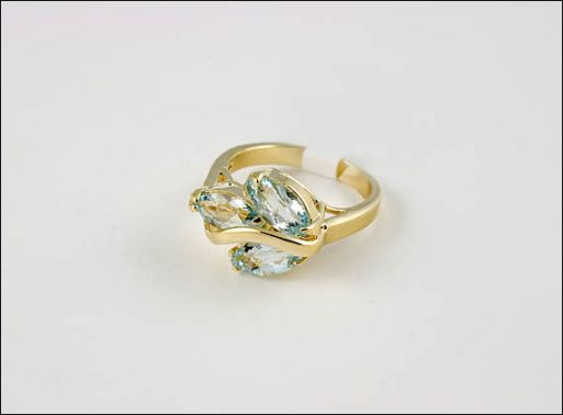 Позолоченное кольцо из мельхиора с топазом 20766 купить в магазине Самоцветы мира