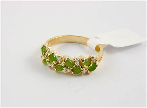 Позолоченное кольцо из мельхиора с нефритом 21222 купить в магазине Самоцветы мира