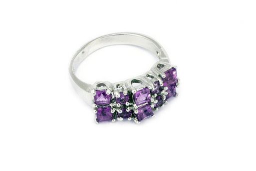 Серебряное кольцо с аметистом 22526 купить в магазине Самоцветы мира