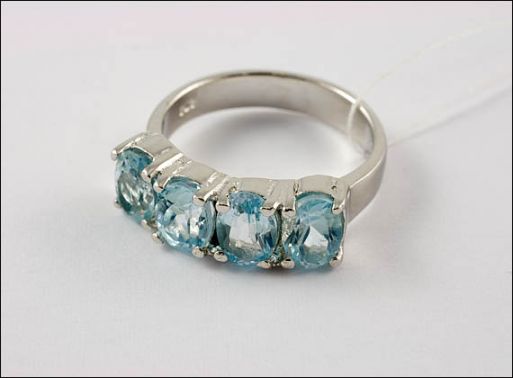 Серебряное кольцо с топазом 22540 купить в магазине Самоцветы мира