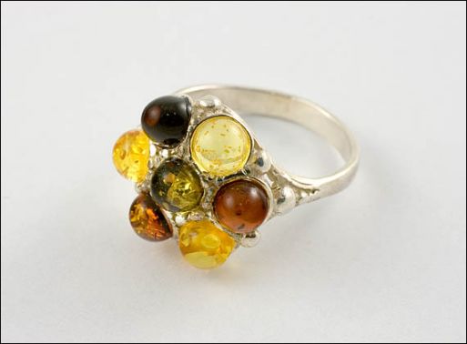 Кольцо из мельхиора с янтарём 22767 купить в магазине Самоцветы мира