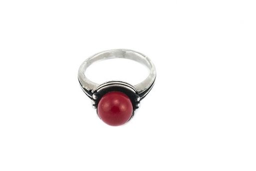 Серебряное кольцо с красным кораллом 23008 купить в магазине Самоцветы мира