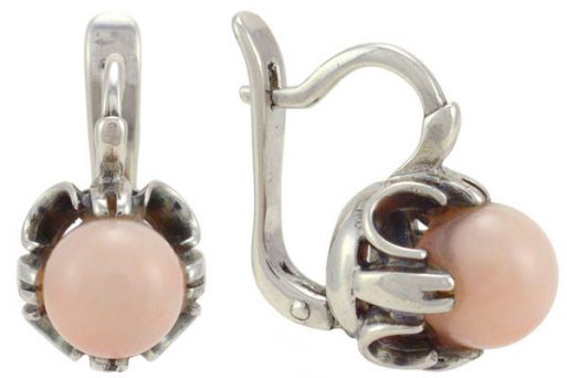 Серебряные серьги с розовым кораллом 23011 купить в магазине Самоцветы мира