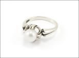 Кольцо из серебра с жемчугом белым шар 8 мм 23014