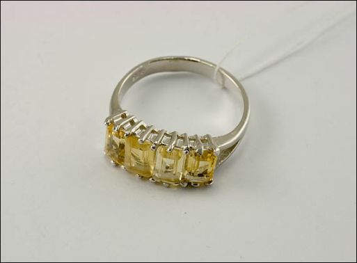 Серебряное кольцо с цитрином 23518 купить в магазине Самоцветы мира