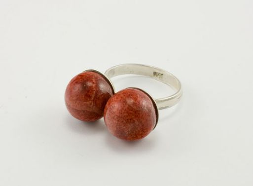 Серебряное кольцо с губчатым кораллом 23746 купить в магазине Самоцветы мира
