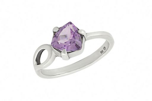Серебряное кольцо с аметистом 24101 купить в магазине Самоцветы мира