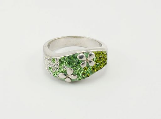 Серебряное кольцо с Кристаллами Swarovski 24383 купить в магазине Самоцветы мира