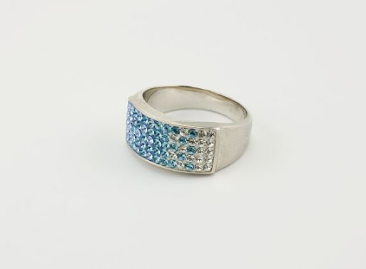 Серебряное кольцо с Кристаллами Swarovski 24439 купить в магазине Самоцветы мира