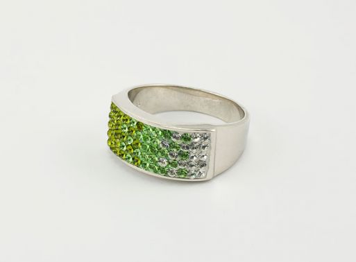 Серебряное кольцо с Кристаллами Swarovski 24440 купить в магазине Самоцветы мира