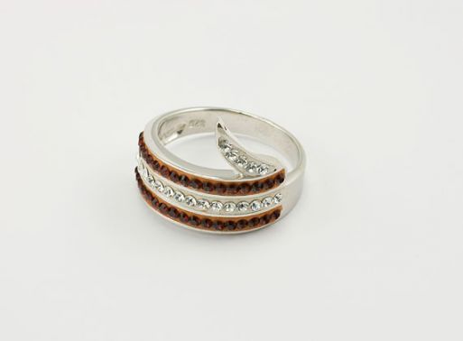 Серебряное кольцо с Кристаллами Swarovski 24451 купить в магазине Самоцветы мира