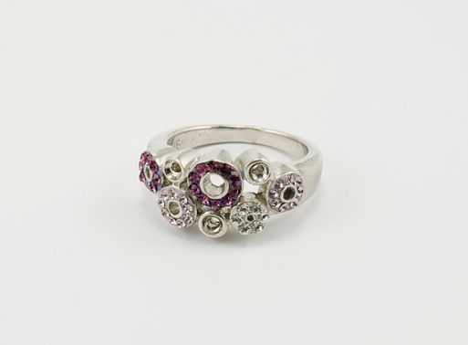 Серебряное кольцо с Кристаллами Swarovski 24462 купить в магазине Самоцветы мира