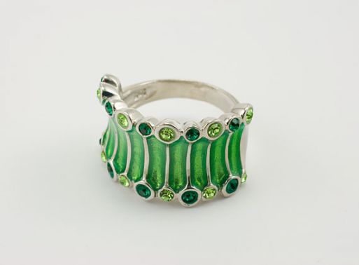 Серебряное кольцо с Кристаллами Swarovski 24470 купить в магазине Самоцветы мира
