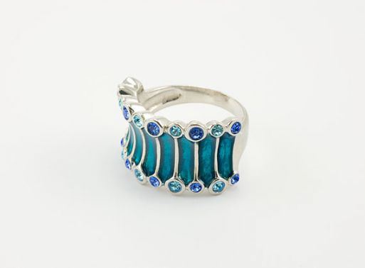 Серебряное кольцо с Кристаллами Swarovski 24471 купить в магазине Самоцветы мира