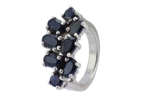 Серебряное кольцо с сапфиром 24493 купить в магазине Самоцветы мира