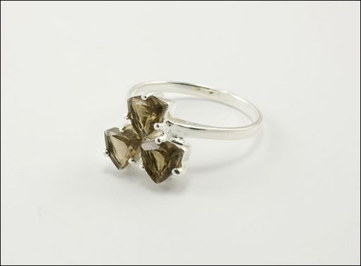 Серебряное кольцо с раухтопазом 24646 купить в магазине Самоцветы мира