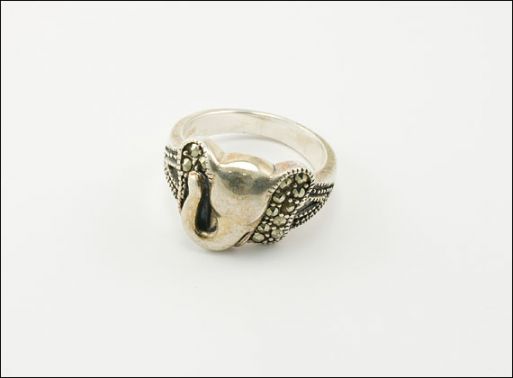 Серебряное кольцо с марказитом 24739 купить в магазине Самоцветы мира