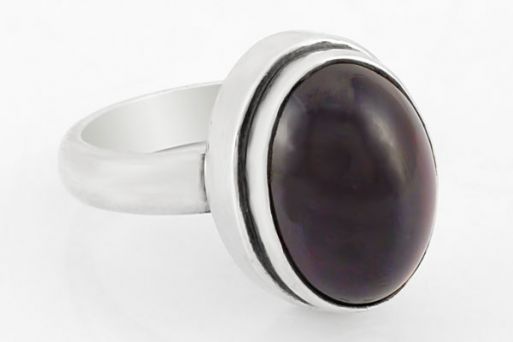 Серебряное кольцо с гранатом 25262 купить в магазине Самоцветы мира